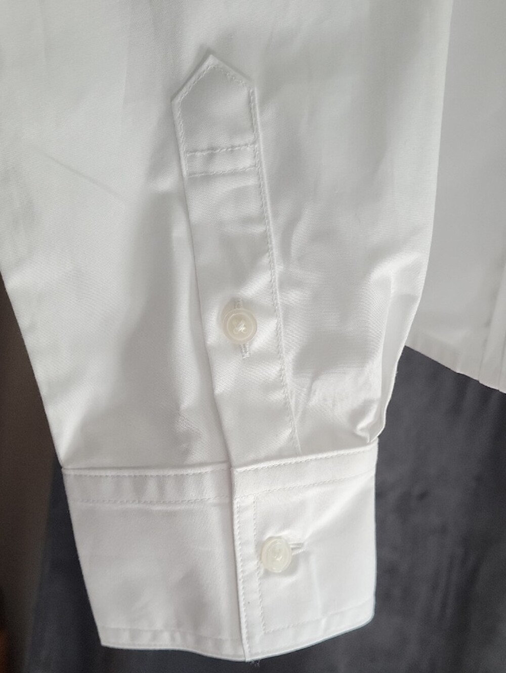 Banana Republic White Pleated Front Dress Shirt- Brand New, Never worn! - Picture 4 of 6